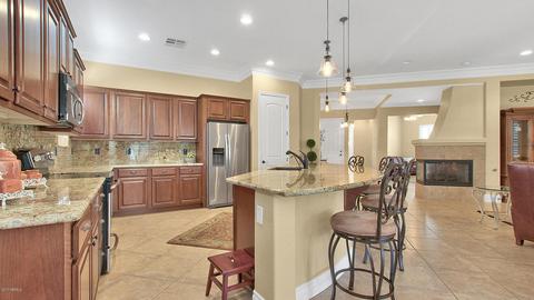 4513 E Carob Dr, Gilbert, AZ 85298 photo 9