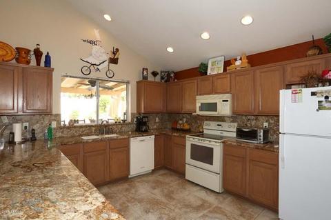 3352 E Wickieup Ln, Phoenix, AZ 85050 photo 18