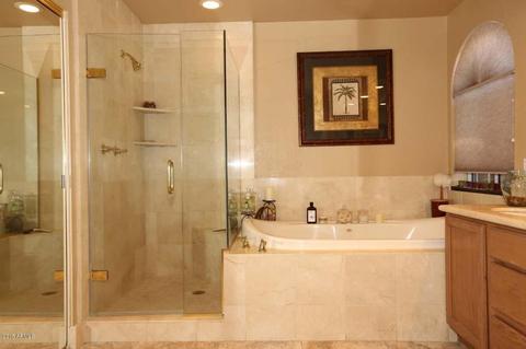 3352 E Wickieup Ln, Phoenix, AZ 85050 photo 27