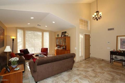 3352 E Wickieup Ln, Phoenix, AZ 85050 photo 5