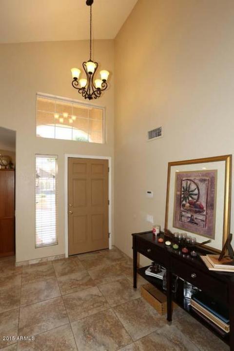 3352 E Wickieup Ln, Phoenix, AZ 85050 photo 3