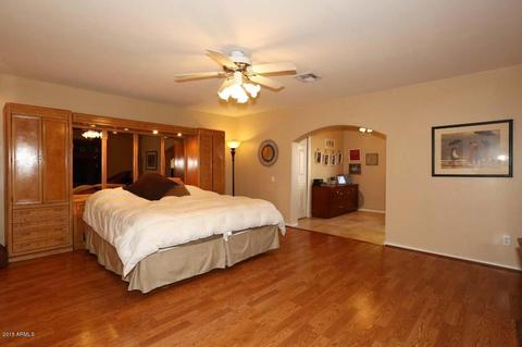 3352 E Wickieup Ln, Phoenix, AZ 85050 photo 23