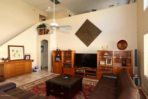 3352 E Wickieup Ln, Phoenix, AZ 85050 photo 11