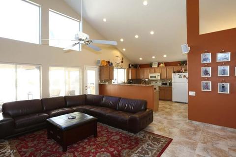 3352 E Wickieup Ln, Phoenix, AZ 85050 photo 10