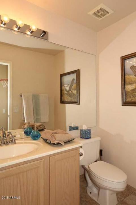 3352 E Wickieup Ln, Phoenix, AZ 85050 photo 13