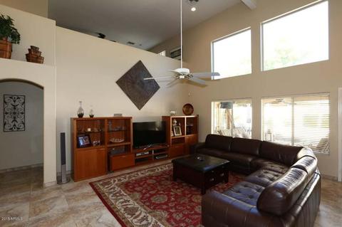 3352 E Wickieup Ln, Phoenix, AZ 85050 photo 9