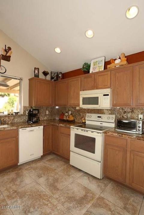 3352 E Wickieup Ln, Phoenix, AZ 85050 photo 17