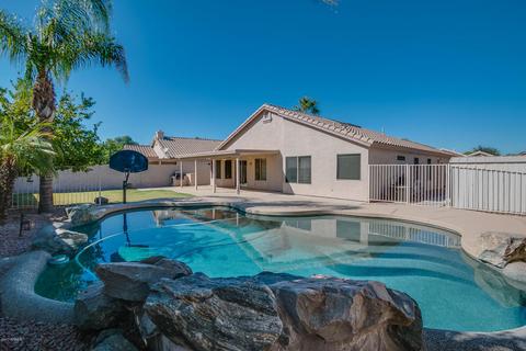 2257 E Manor Dr, Gilbert, AZ 85296 photo 1