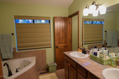 2805 Skyhawk Dr, Overgaard, AZ 85933 photo 14