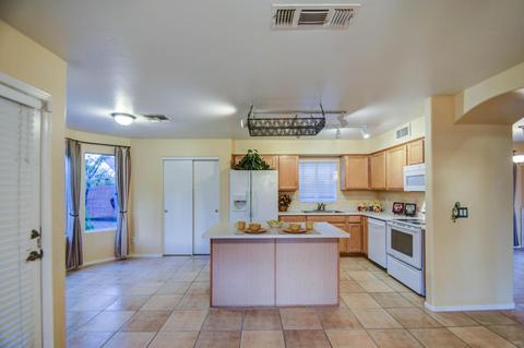 4310 E Glenhaven Dr, Phoenix, AZ 85048 photo 4