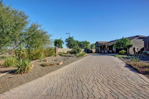 3153 E Half Hitch Pl, Phoenix, AZ 85050 photo 4