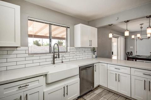 3943 W Harmont Dr, Phoenix, AZ 85051 photo 1