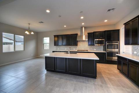 10146 E Bergeron Ave, Mesa, AZ 85212 photo 2