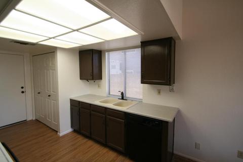 2126 E Winchcomb Dr, Phoenix, AZ 85022 photo 13