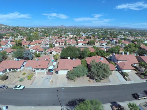 2126 E Winchcomb Dr, Phoenix, AZ 85022 photo 2