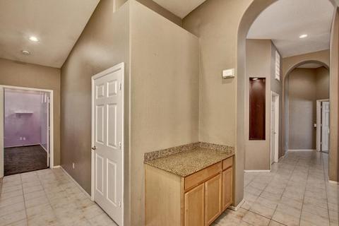 673 S Peppertree Dr, Gilbert, AZ 85296 photo 19