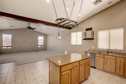 673 S Peppertree Dr, Gilbert, AZ 85296 photo 6