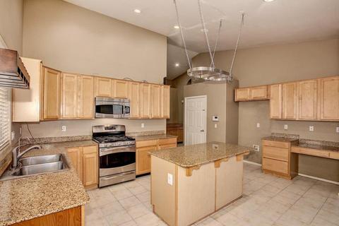 673 S Peppertree Dr, Gilbert, AZ 85296 photo 8