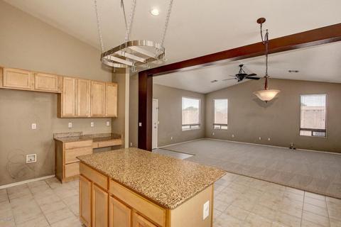 673 S Peppertree Dr, Gilbert, AZ 85296 photo 7