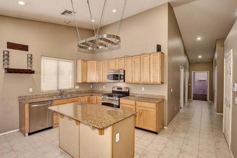 673 S Peppertree Dr, Gilbert, AZ 85296 photo 5