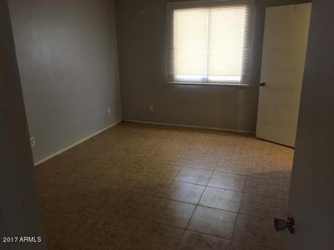 3208 N 64th Dr, Phoenix, AZ 85033 photo 10