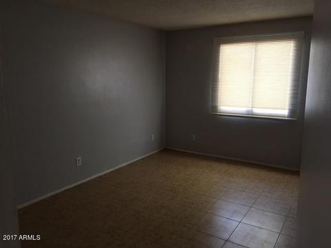 3208 N 64th Dr, Phoenix, AZ 85033 photo 12