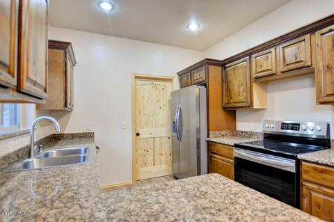 2053 Wilderness Dr, Overgaard, AZ 85933 photo 3