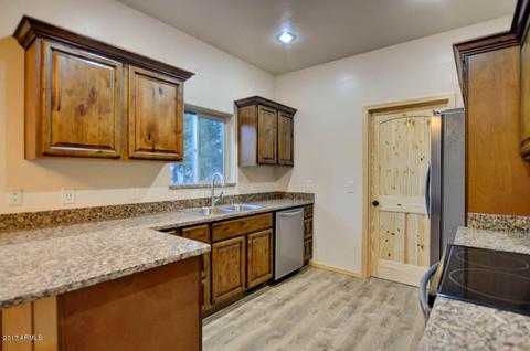 2053 Wilderness Dr, Overgaard, AZ 85933 photo 2