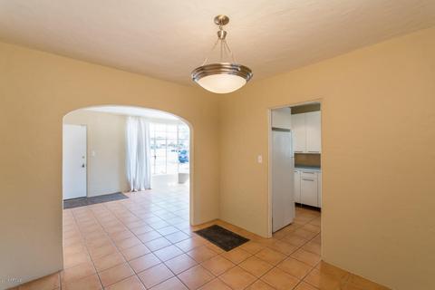 31 E Woodward Dr, Phoenix, AZ 85004 photo 8