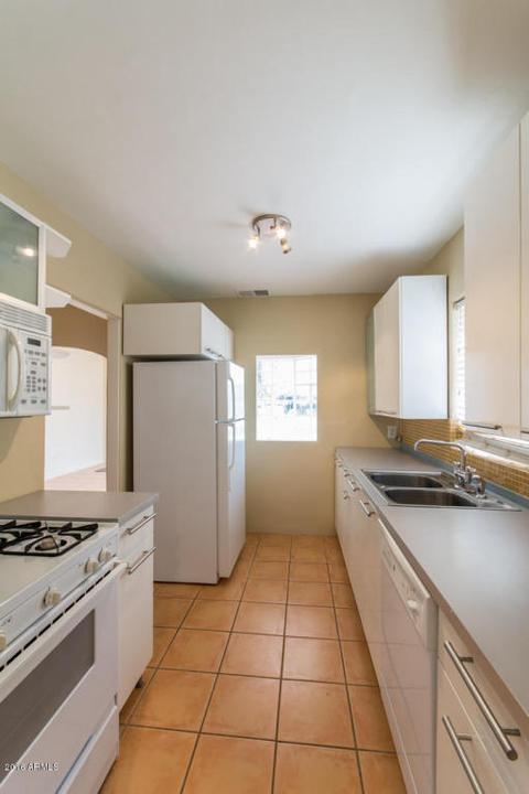 31 E Woodward Dr, Phoenix, AZ 85004 photo 11