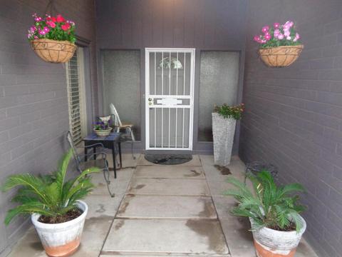 1209 E Laguna Dr, Tempe, AZ 85282 photo 2