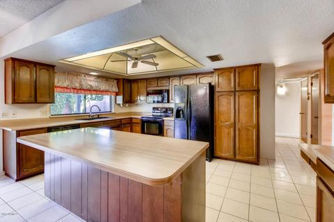 24 E Caribbean Ln, Phoenix, AZ 85022 photo 3