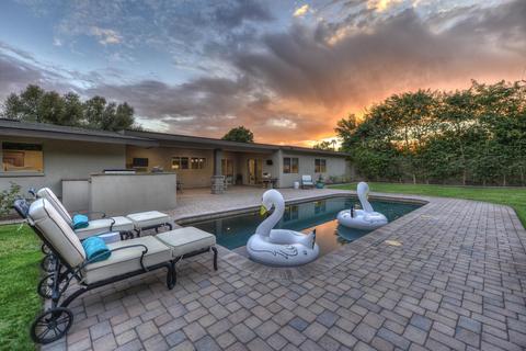 102 E Kaler Dr, Phoenix, AZ 85020 photo 2