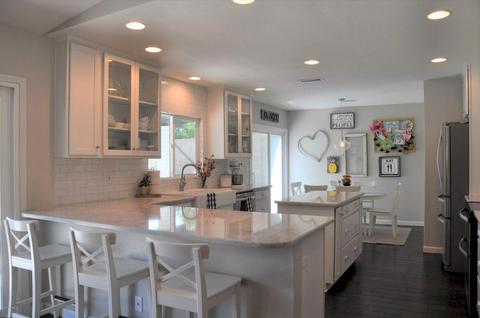2357 E Christy Dr, Phoenix, AZ 85028 photo 1