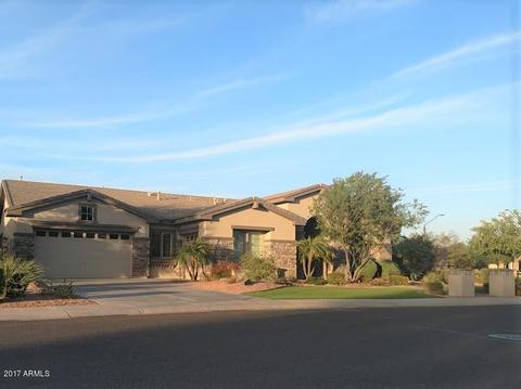 726 E Phelps St, Gilbert, AZ 85295 photo 2