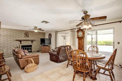 4702 E Cheyenne Dr, Phoenix, AZ 85044 photo 5
