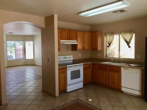 2854 S 64th Dr, Phoenix, AZ 85043 photo 9