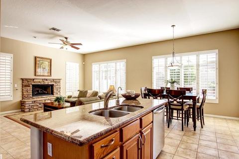 2209 E Branham Ln, Phoenix, AZ 85042 photo 5