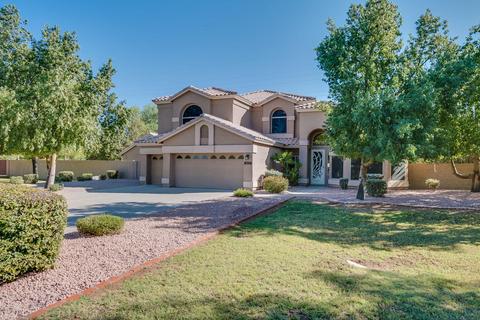 207 S Equestrian Ct, Gilbert, AZ 85296 photo 2