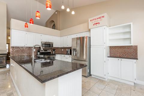 649 W Comstock Dr, Gilbert, AZ 85233 photo 8