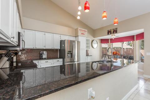 649 W Comstock Dr, Gilbert, AZ 85233 photo 9