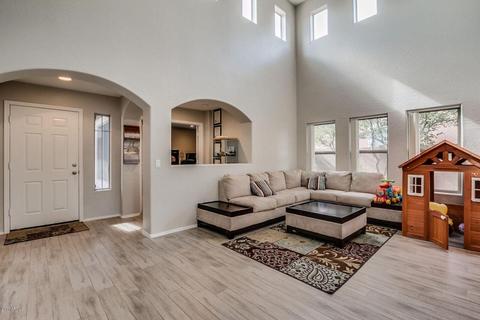 660 Eagle Ln, Gilbert, AZ 85296 photo 3