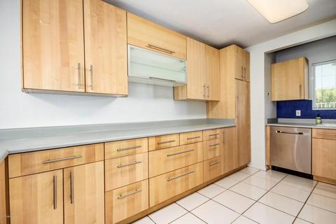 1450 E Bethany Home Rd #18, Phoenix, AZ 85014 photo 9
