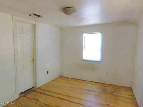 227 S 3rd St, Williams, AZ 86046 photo 4