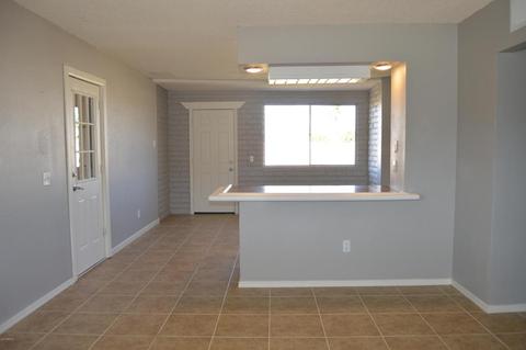 728 E Desert Dr N, Phoenix, AZ 85042 photo 6