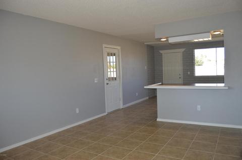 728 E Desert Dr N, Phoenix, AZ 85042 photo 4