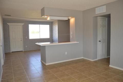 728 E Desert Dr N, Phoenix, AZ 85042 photo 5