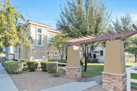 109 W Laurel Ct, Gilbert, AZ 85233 photo 1