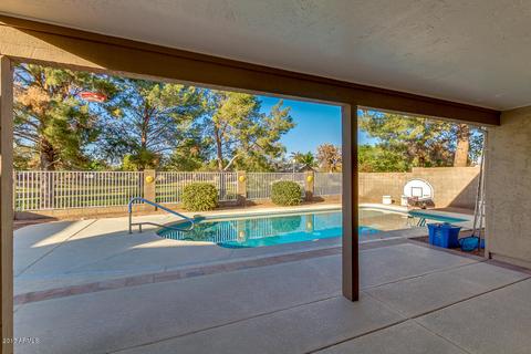 726 W Kyle Ct, Gilbert, AZ 85233 photo 2
