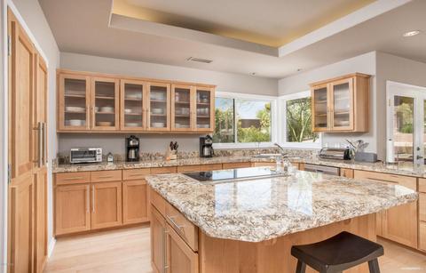 4811 E Camelhead Dr, Phoenix, AZ 85018 photo 8